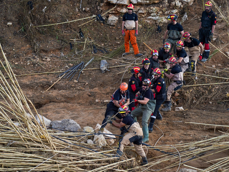 Menschen werden weiterhin vermisst (Foto Aktuell vom 17.11.). - Foto: Eduardo Manzana/EUROPA PRESS/dpa