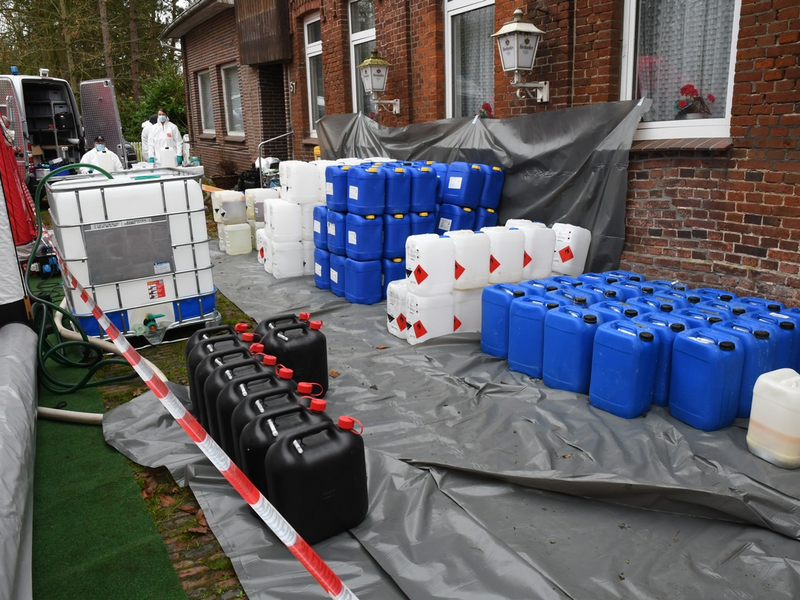 POL-CUX: Umfangreiche Durchsuchungen im Bereich der Betäubungsmittelkriminalität in der Wesermarsch - Diverse Beweismittel in professionell eingerichtetem Drogenlabor sichergestellt - Foto: presseportal.de