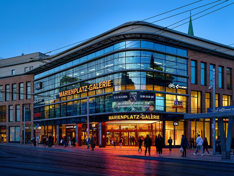 Marienplatz-Galerie und Bundeswehr tun es wieder - Schwerin in grün reloaded - Foto: presseportal.de