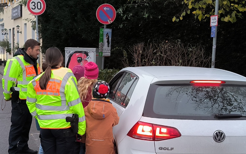 POL-DA: Groß-Zimmern: Blitz für Kids / Polizei kontrolliert Geschwindigkeit - Foto: presseportal.de
