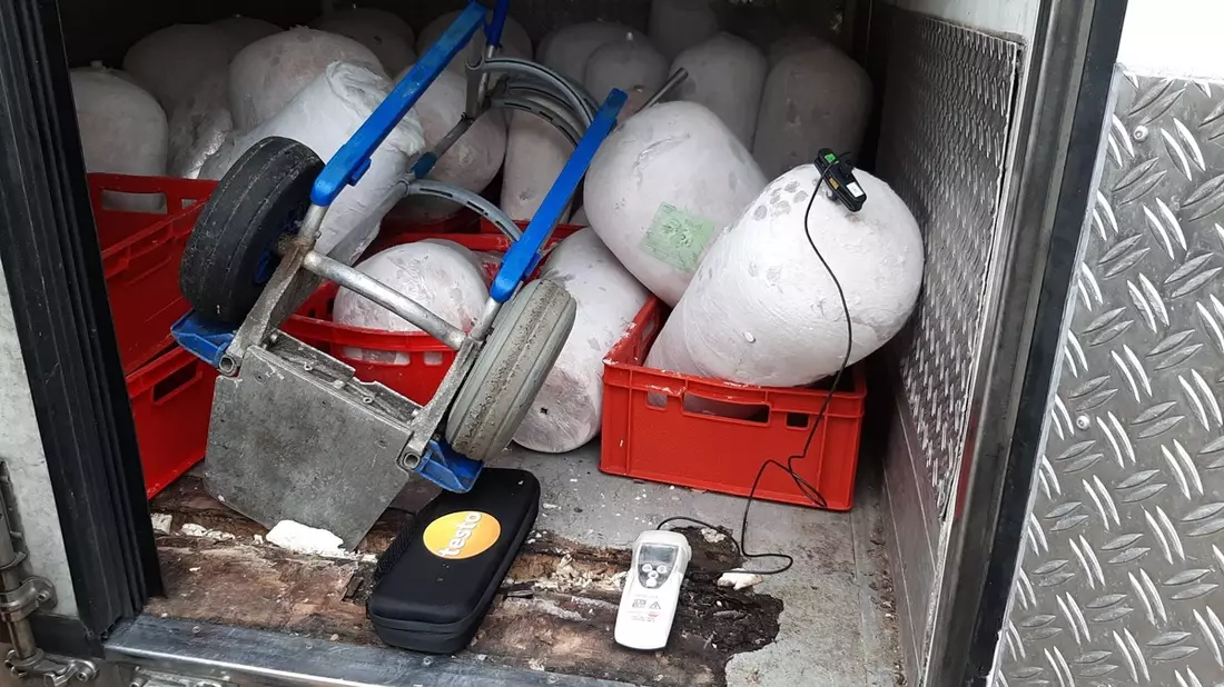 POL-SE: Bad Segeberg - Verkehrskontrolle bei Lebensmitteltransport - Tiefkühlware mit zu hoher Kerntemperatur - Vernichtung angeordnet - Bild: presseportal.de