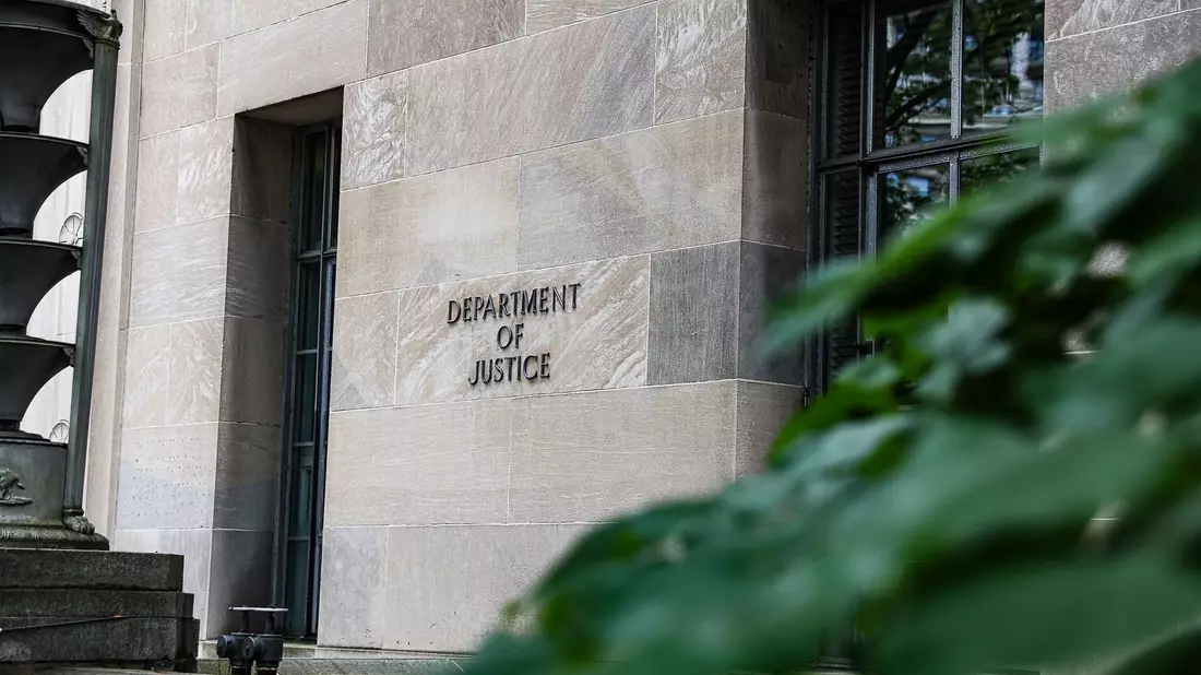 Das US-Justizministerium geht gegen die Verdächtigen vor. (Archivbild) - Bild: Valerie Plesch/dpa