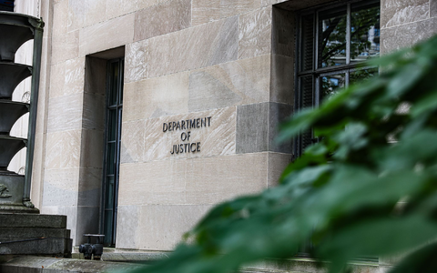 Das US-Justizministerium geht gegen die Verdächtigen vor. (Archivbild) - Foto: Valerie Plesch/dpa