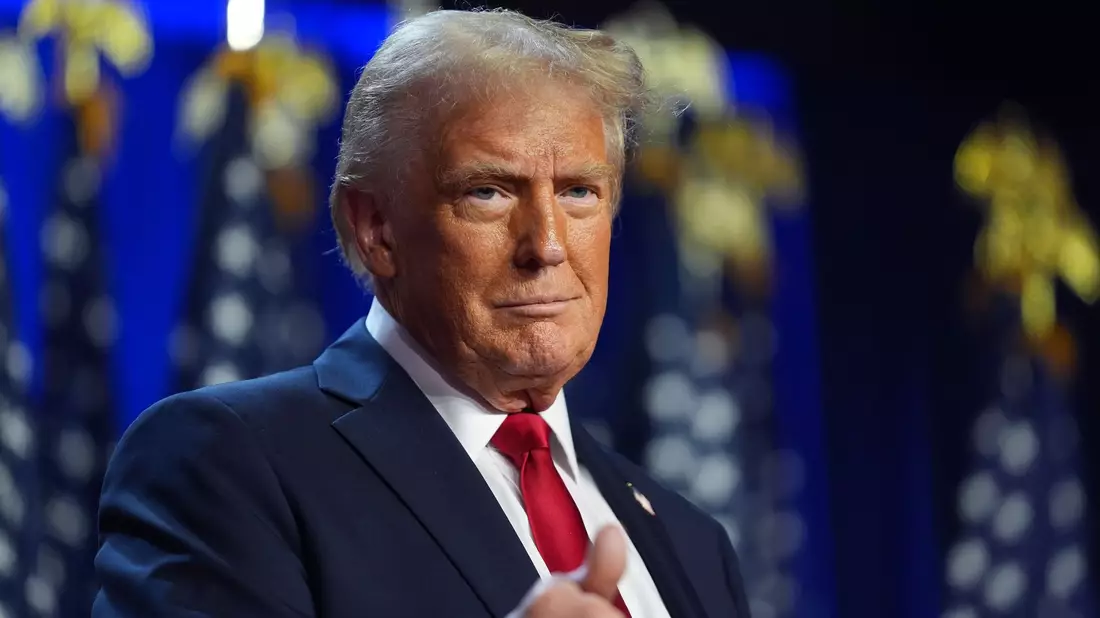 Trumps Team informierte bereits über eine Geheimdienstwarnung vor Bedrohungen aus dem Iran. (Archivbild) - Bild: Evan Vucci/AP