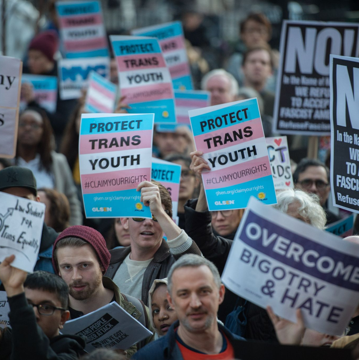 Bereits in seiner ersten Amtszeit hob Trump ein Diskriminierungsverbot gegen transgeschlechtliche Menschen im Gesundheitswesen auf, was zu Protesten führte. (Archivbild) - Foto: picture alliance / Bryan Smith/ZUMA Wire/dpa