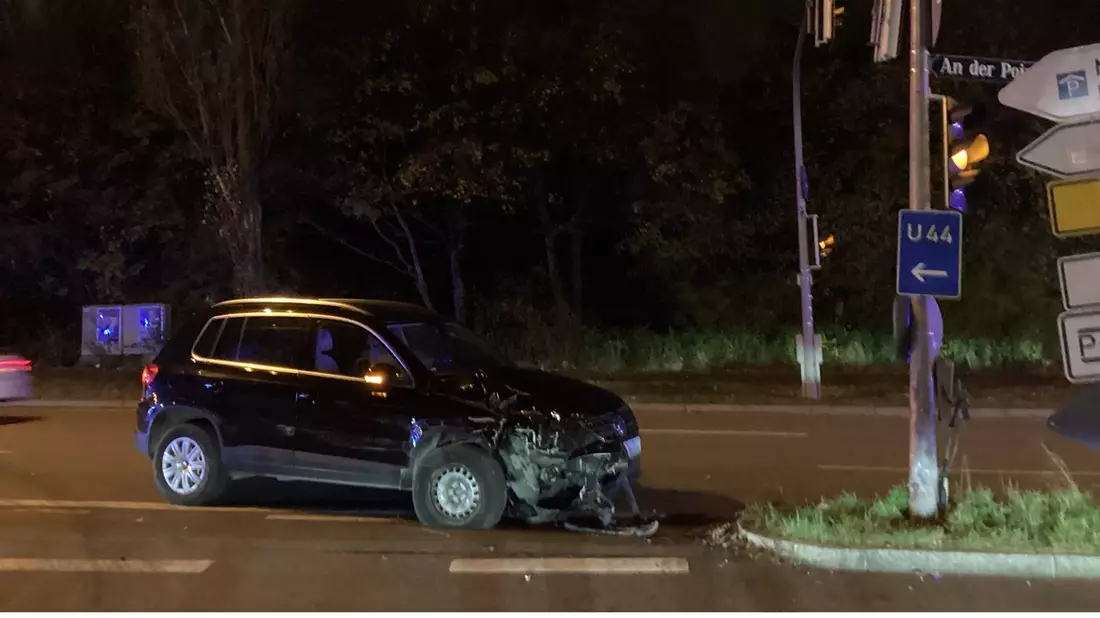 FW-M: Medizinischer Notfall führt zu Verkehrsunfall (Riem) - Bild: presseportal.de