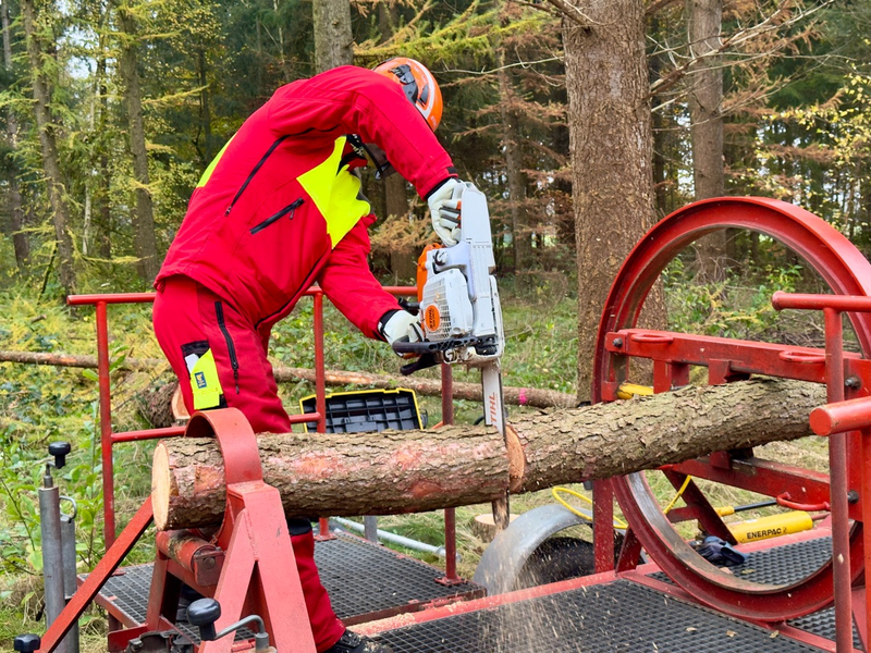 FW-OLL: Motorsägenausbildung in der Gemeindefeuerwehr Großenkneten - Foto: presseportal.de