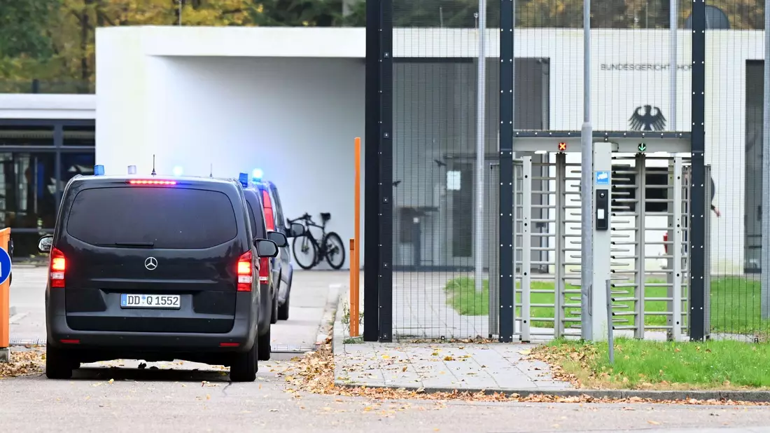 Hier entscheidet ein Ermittlungsrichter, ob Verdächtige in Untersuchungshaft kommen. - Bild: Uli Deck/dpa