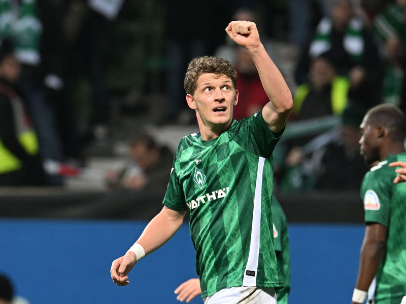 Kieler Jubel: Nach der Pause kam der Aufsteiger zum Ausgleich. - Foto: Carmen Jaspersen/dpa