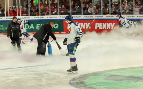  Samuel Takac sorgte für das erste Tor der Slowaken gegen Deutschland. - Foto: Daniel Löb/dpa