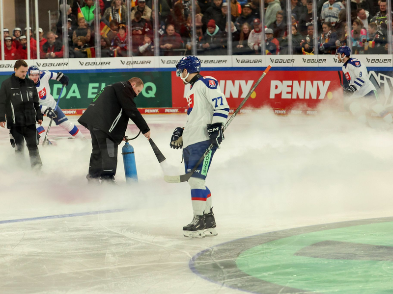 Samuel Takac sorgte für das erste Tor der Slowaken gegen Deutschland. - Foto: Daniel Löb/dpa