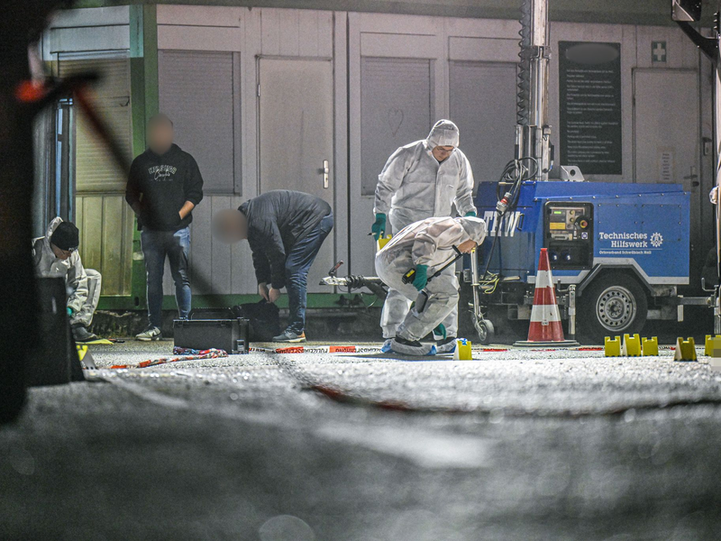 Ersten Erkenntnissen nach waren die Beteiligten Lastwagenfahrer.  - Foto: Marius Bulling/onw-images/dpa