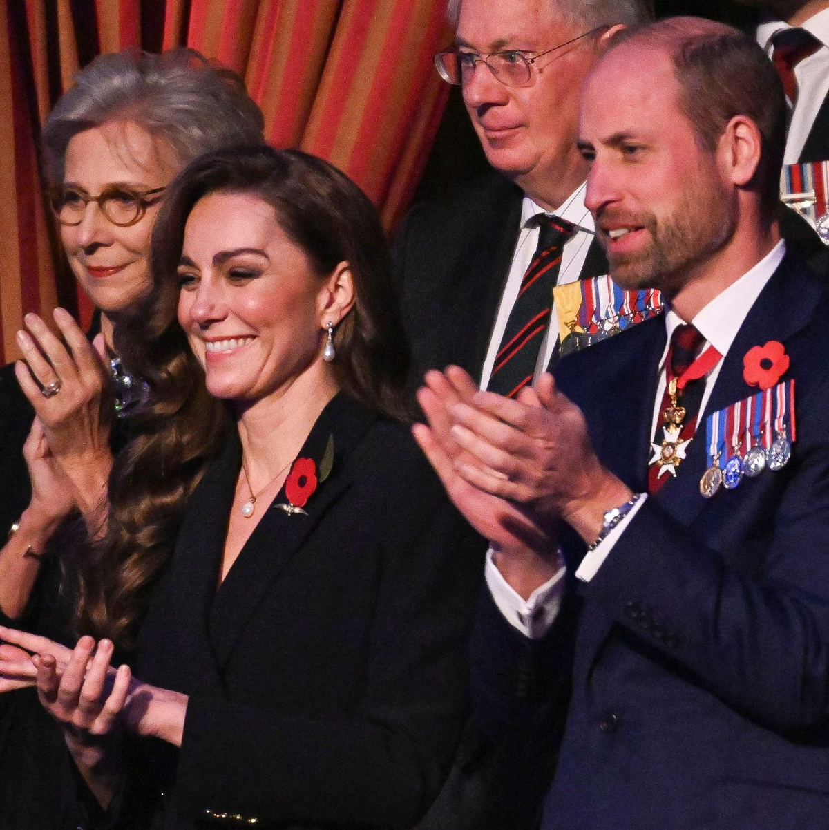 Prinzessin Kate und Prinz William beim Royal British Legion Festival of Remembrance in der Royal Albert Hall am Vorabend. Erstmals seit dem Ende ihrer Chemotherapie zeigt sich die Frau des britischen Thronfolgers wieder bei wichtigen Auftritten. - Foto: Chris J. Ratcliffe/Pool Reuters/AP/dpa