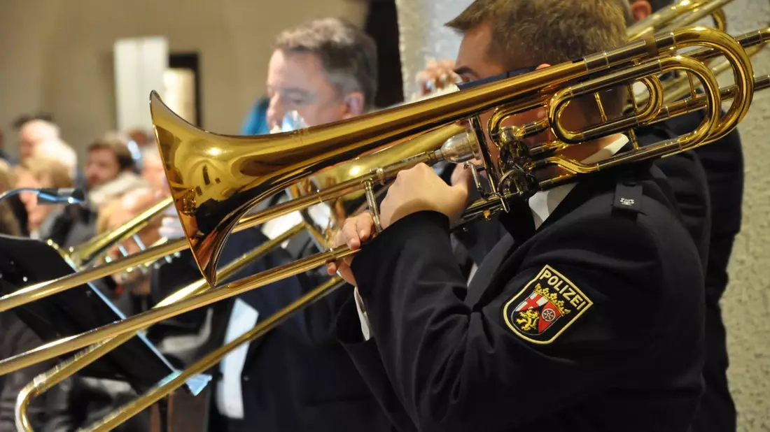 POL-PPWP: Polizeiseelsorge und Polizeipräsidium laden zum Adventskonzert mit dem Landespolizeiorchester Rheinland-Pfalz ein - Bild: presseportal.de