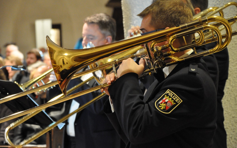 POL-PPWP: Polizeiseelsorge und Polizeipräsidium laden zum Adventskonzert mit dem Landespolizeiorchester Rheinland-Pfalz ein - Foto: presseportal.de