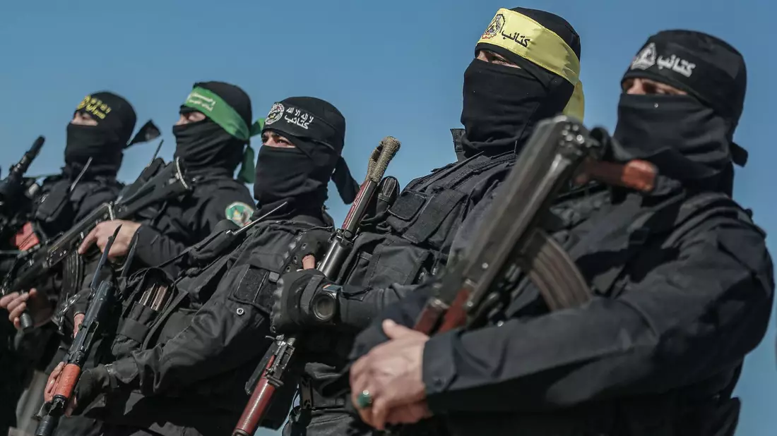Hamas-Kämpfer im Jahre 2020 (Archivbild) - Bild: Mohammed Talatene/dpa