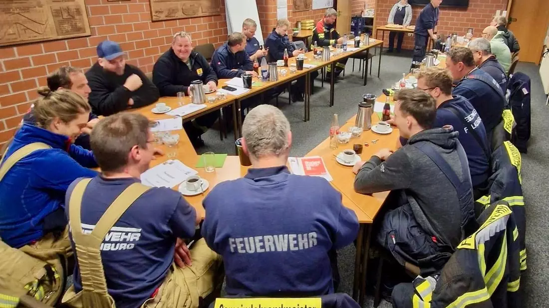 FW-OLL: Seminar Deichsicherheit & Hochwasserschutz im Landkreis Wesermarsch - Bild: presseportal.de