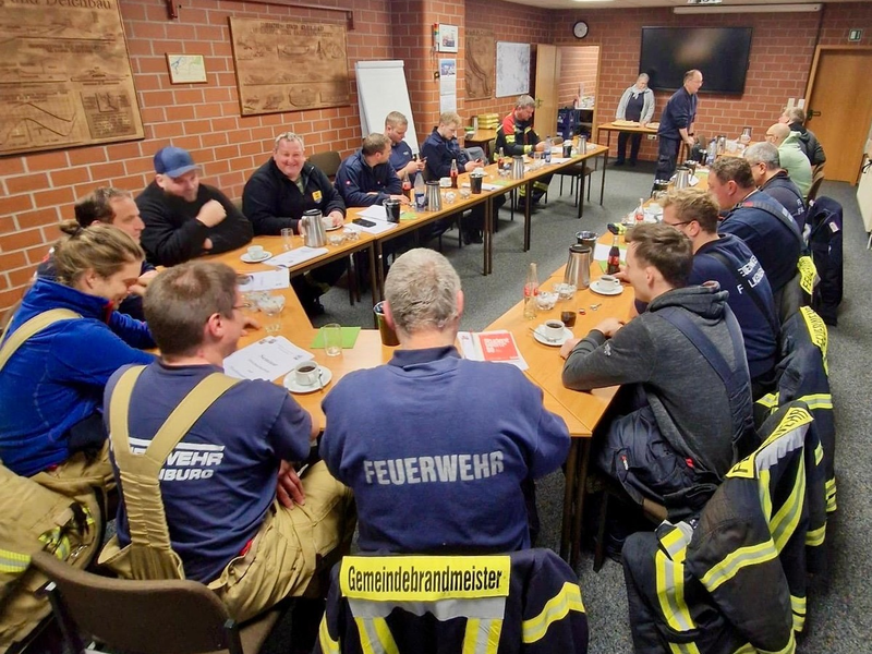 FW-OLL: Seminar Deichsicherheit & Hochwasserschutz im Landkreis Wesermarsch - Foto: presseportal.de