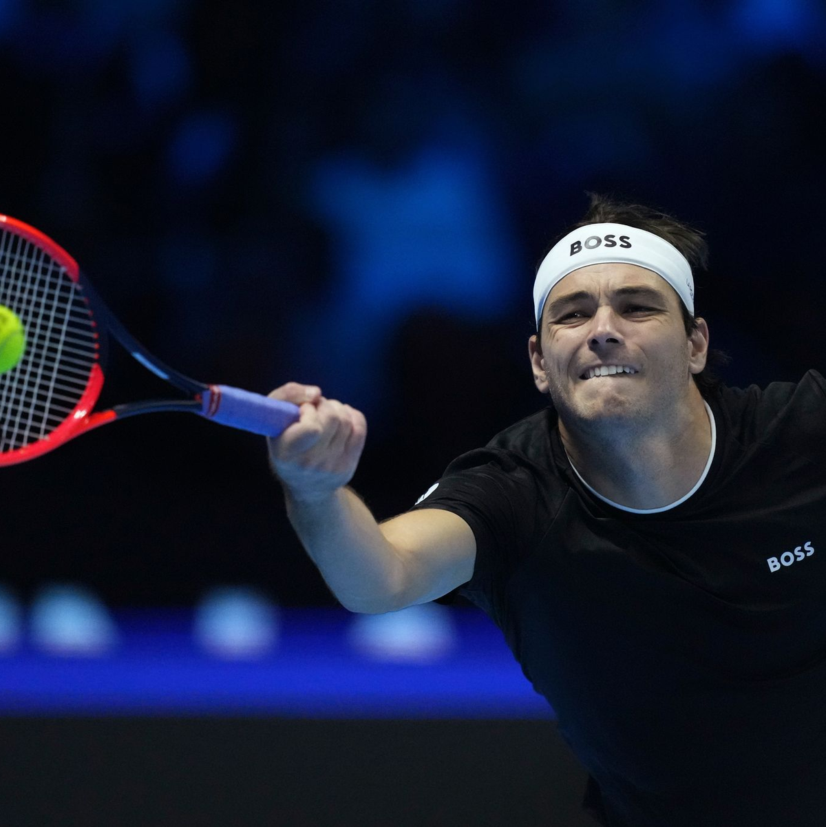 Sein Auftaktmatch in Turin gewann Alexander Zverev souverän gegen Andrej Rubljow - nun will er gegen Casper Ruud nachlegen. - Foto: Antonio Calanni/AP