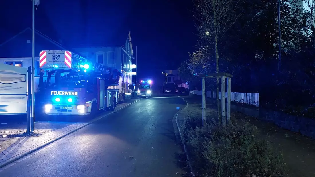 FW Finnentrop: Industriebrand in Finnentrop-Weringhausen - Bild: presseportal.de