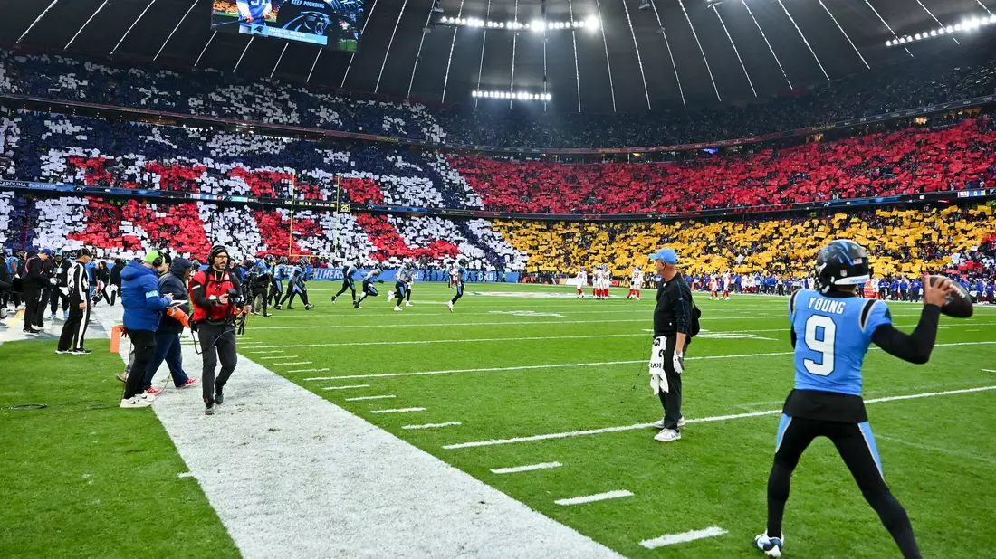 In der Allianz Arena wurde ein große Choreographie vorbereitet. - Bild: Lennart Preiss/AP/dpa