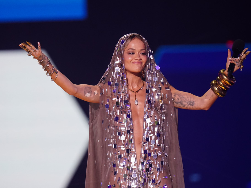 Die südafrikanische Sängerin Tyla wurde mit dem Preis Best Afrobeats ausgezeichnet. - Foto: Ian West/PA Wire/dpa