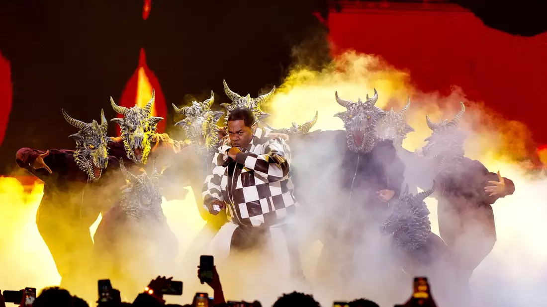 Busta Rhymes wurde für sein Lebenswerk als Global Icon ausgezeichnet. - Bild: Scott A Garfitt/Invision/AP