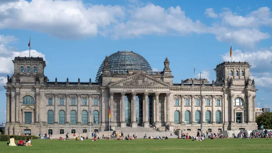 Die Parteien ringen um einen Termin für Neuwahl des Bundestages. (Archivbild) - Bild: Monika Skolimowska/dpa-Zenztralbild/dpa