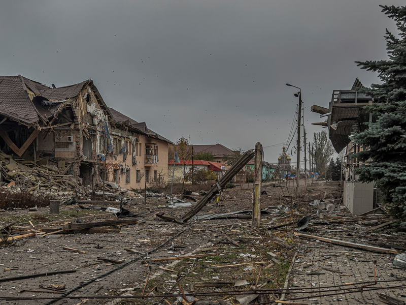 Von Kurachowe sind nach monatelangen Kämpfen teils nur noch Ruinen übrig. (Archvibild) - Foto: Anton Shtuka/AP/dpa