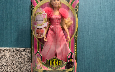 Dem Spielzeugriesen Mattel unterlief ein peinlicher Fehler auf der Verpackung einer Puppe.  - Foto: Andrej Sokolow/dpa