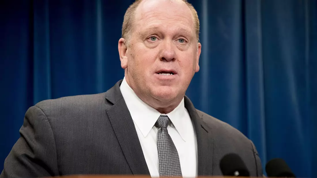 Homan gilt als ein Verfechter der Trennung von Familien an der US-Grenze in Trumps erster Amtszeit. (Archivbild) - Bild: picture alliance / Andrew Harnik/AP/dpa