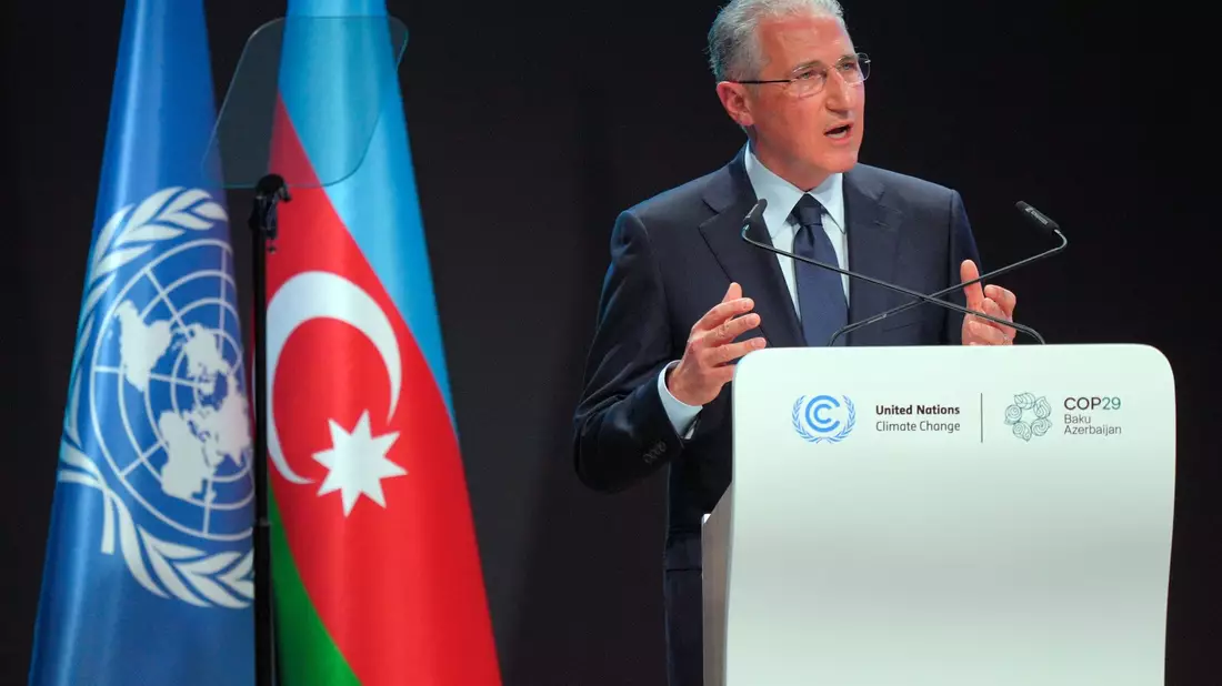 Auch viele Lobbyisten sind angereist zur COP29 in Baku. - Bild: Peter Dejong/AP/dpa