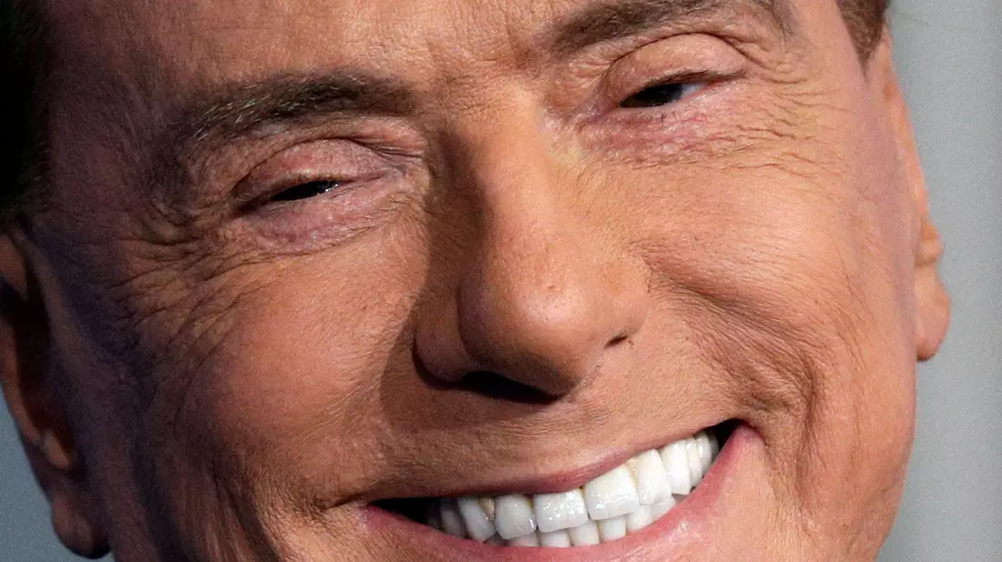 Ein Gericht hat entschieden: Der Flughafen von Mailand darf nach Silvio Berlusconi heißen. (Foto: Archiv) - Bild: Andrew Medichini/AP