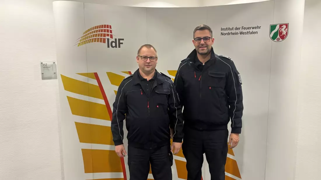 FW-AR: Stellvertretende Wehrführer meistern Lehrgang an der Feuerwehrschule NRW - Bild: presseportal.de