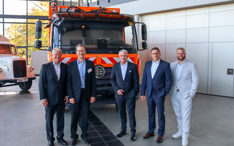 Vertragsunterzeichnung: ENGINIUS GmbH und Daimler Truck AG ebnen Weg zur Mobilitätswende - Foto: presseportal.de