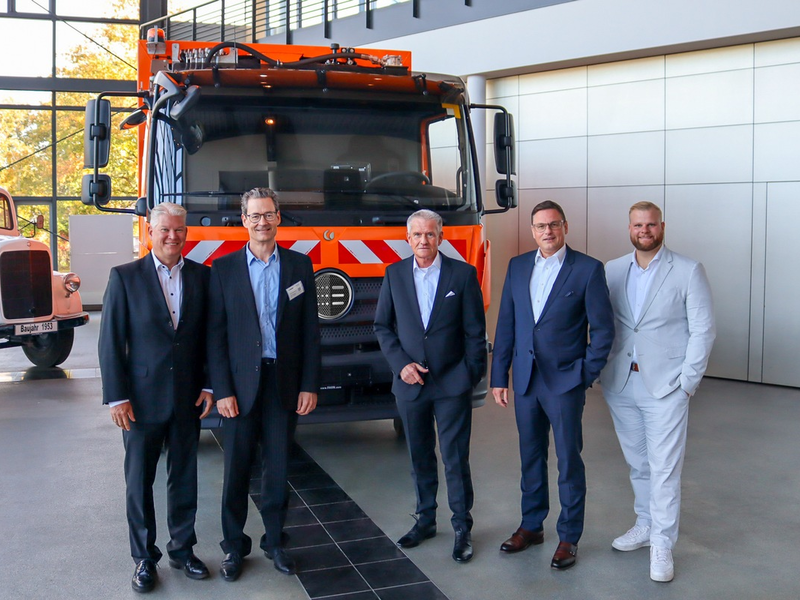 Vertragsunterzeichnung: ENGINIUS GmbH und Daimler Truck AG ebnen Weg zur Mobilitätswende - Foto: presseportal.de