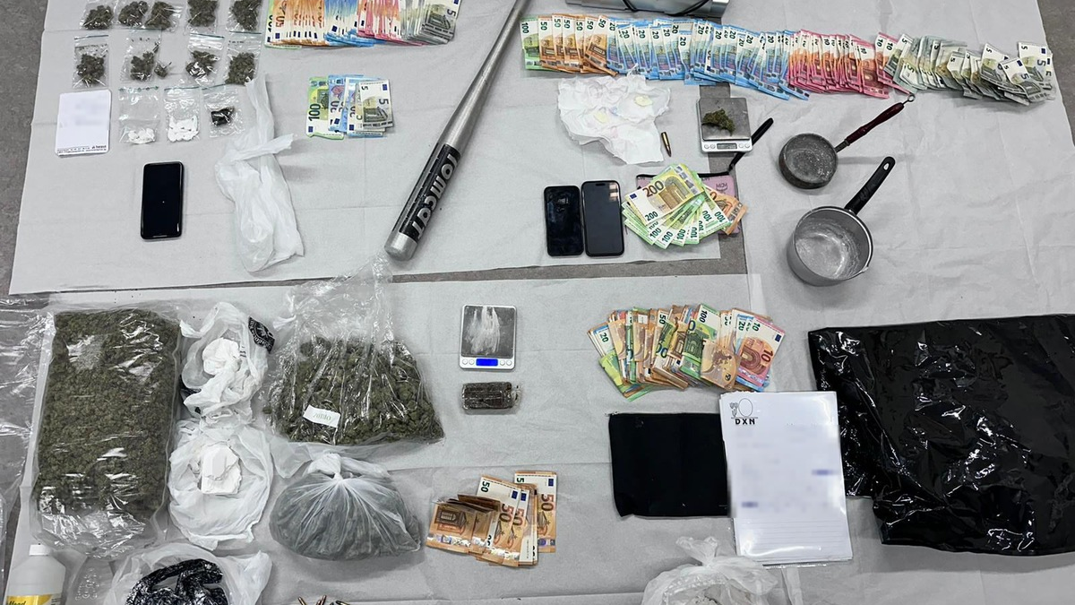 POL-K: 241111-2-K Mutmaßlicher Drogenhändler vom Wiener Platz festgenommen - diverse Betäubungsmittel und Bargeld sichergestellt - Foto: presseportal.de