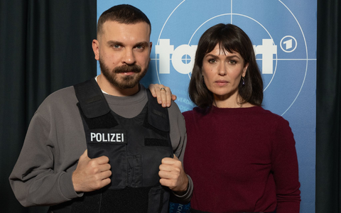 Ermitteln künftig als TV-Polizisten am Main: Die Schauspieler Edin Hasanovic und Melika Foroutan. - Foto: Boris Roessler/dpa