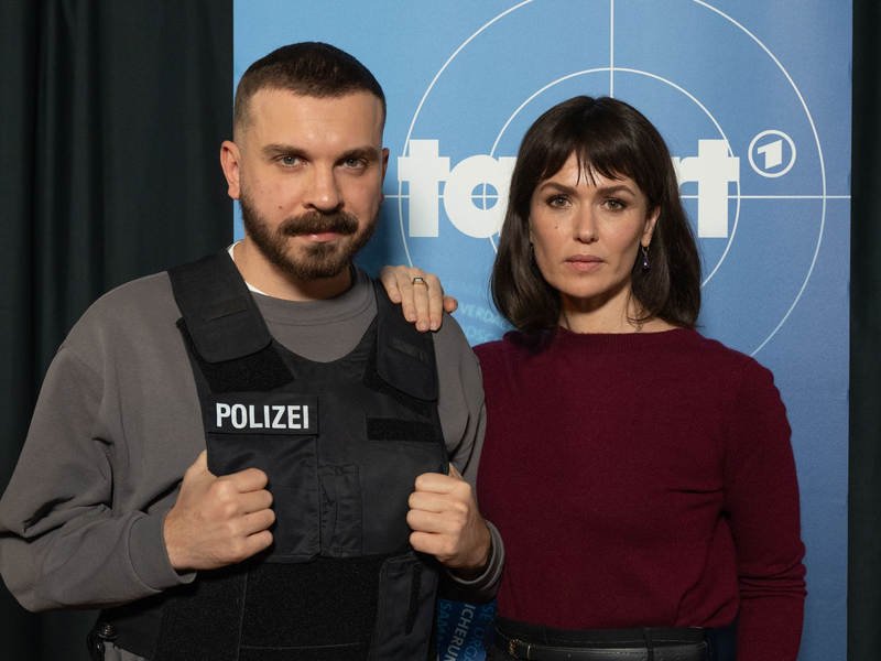 Ermitteln künftig als TV-Polizisten am Main: Die Schauspieler Edin Hasanovic und Melika Foroutan. - Foto: Boris Roessler/dpa