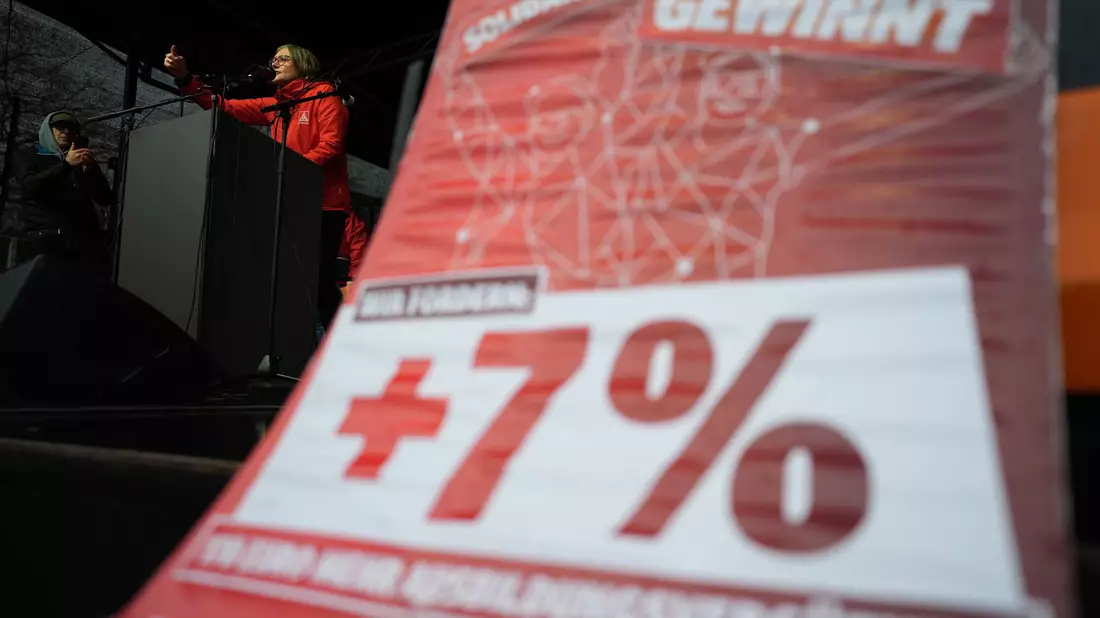 Arbeitgeber und die Gewerkschaft IG Metall haben sich auf einen Tarifabschluss für die deutsche Metall- und Elektroindustrie verständigt. - Bild: Marcus Brandt/dpa
