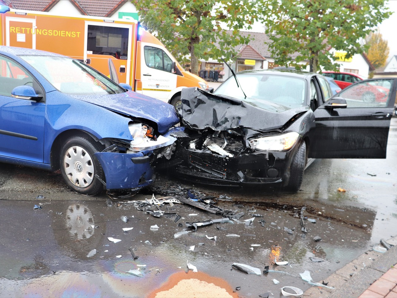 POL-HX: Beim Ausweichen in den Gegenverkehr geraten - Foto: presseportal.de