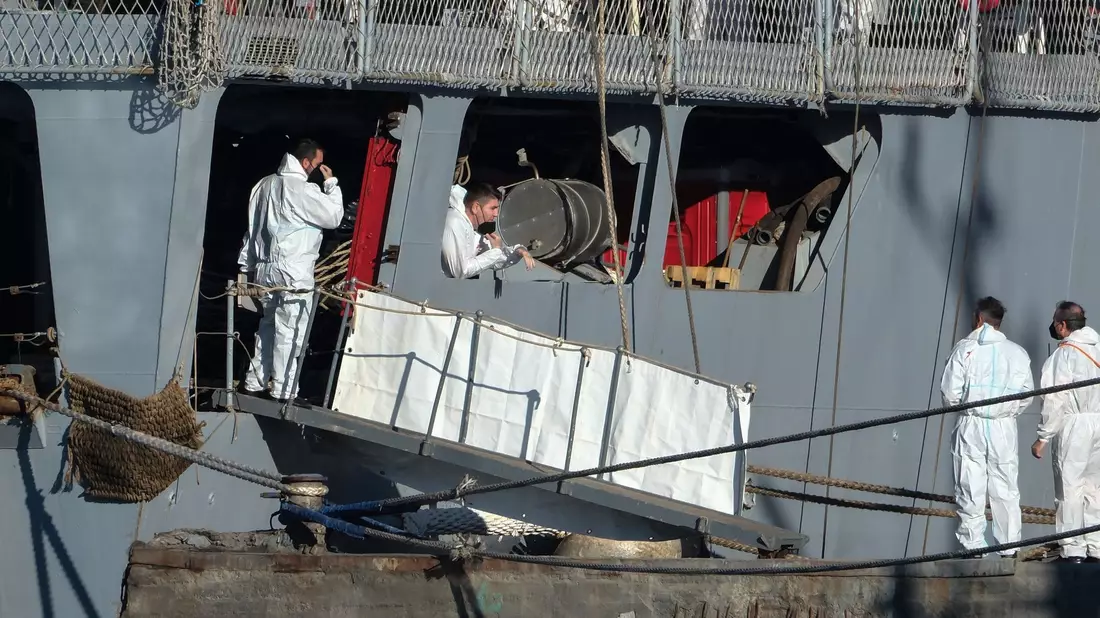 Die Migranten waren vergangene Woche auf ihrer Flucht nach Europa nahe der Insel Lampedusa gestoppt worden. (Archivbild) - Bild: Vlasov Sulaj/AP/dpa