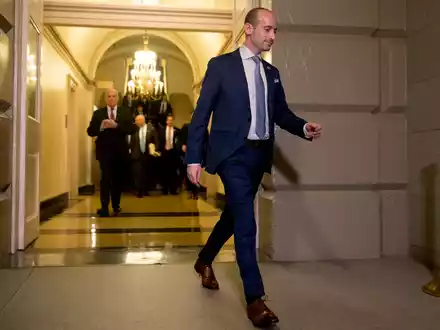 «Amerika ist für Amerikaner», verkündete Miller jüngst bei einem Wahlkampf-Event. (Archivbild) - Foto: Andrew Harnik/AP/dpa