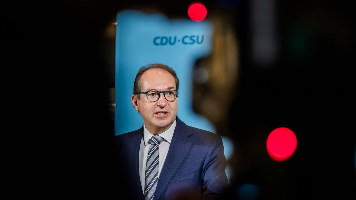 Rechnet mit rascher Verständigung: CSU-Landesgruppenchef Dobrindt (Archivbild).  - Foto: Christoph Soeder/dpa