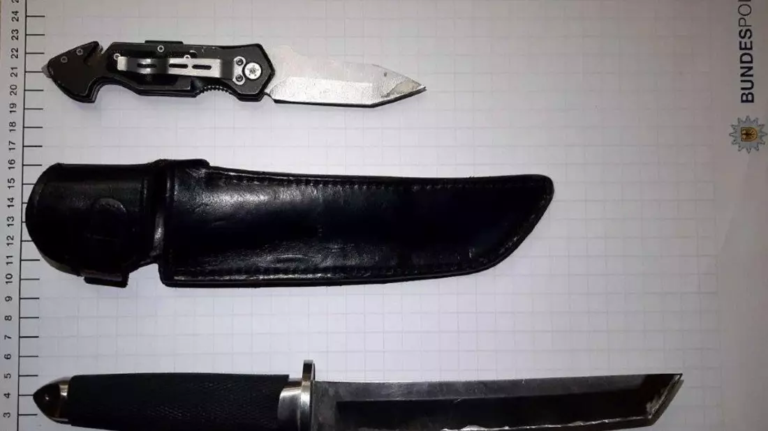 BPOL NRW: U-Haftbefehl vollstreckt - Bundespolizei stellt Messer und Drogen sicher - Bild: presseportal.de