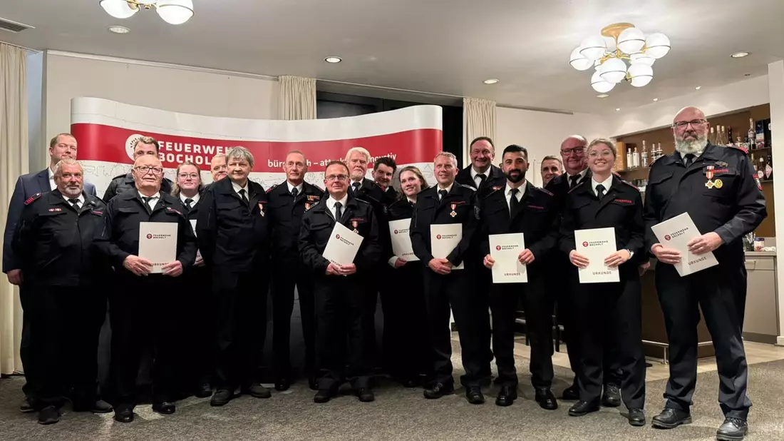 FW Bocholt: Ehrungen und Beförderungen bei der Feuerwehr Bocholt - Bild: presseportal.de