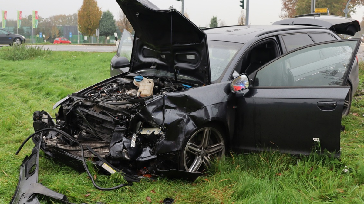 POL-HF: Zusammenstoß im Kreuzungsbereich - Zwei Personen leicht verletzt - Foto: presseportal.de