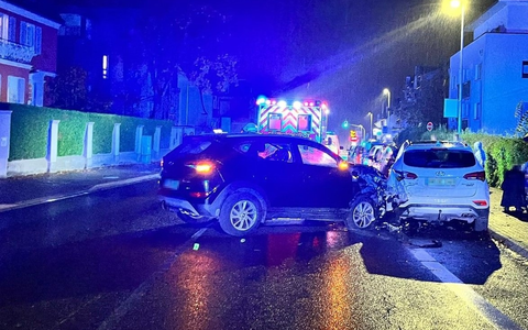 POL-RBK: Bergisch Gladbach - Alkoholisierte Fahrzeugführerin verursacht zwei Verkehrsunfälle mit hohem Sachschaden - Foto: presseportal.de