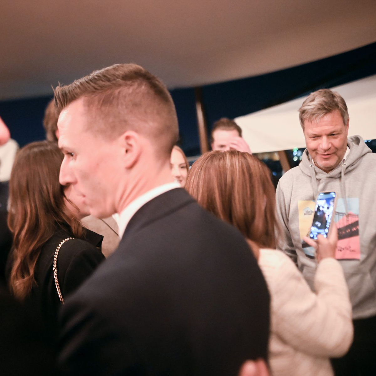 Wirtschaftsminister Habeck will mit einer «Startup-Strategie 2.0» Gründerinnen besser fördern. - Foto: Sebastian Gollnow/dpa