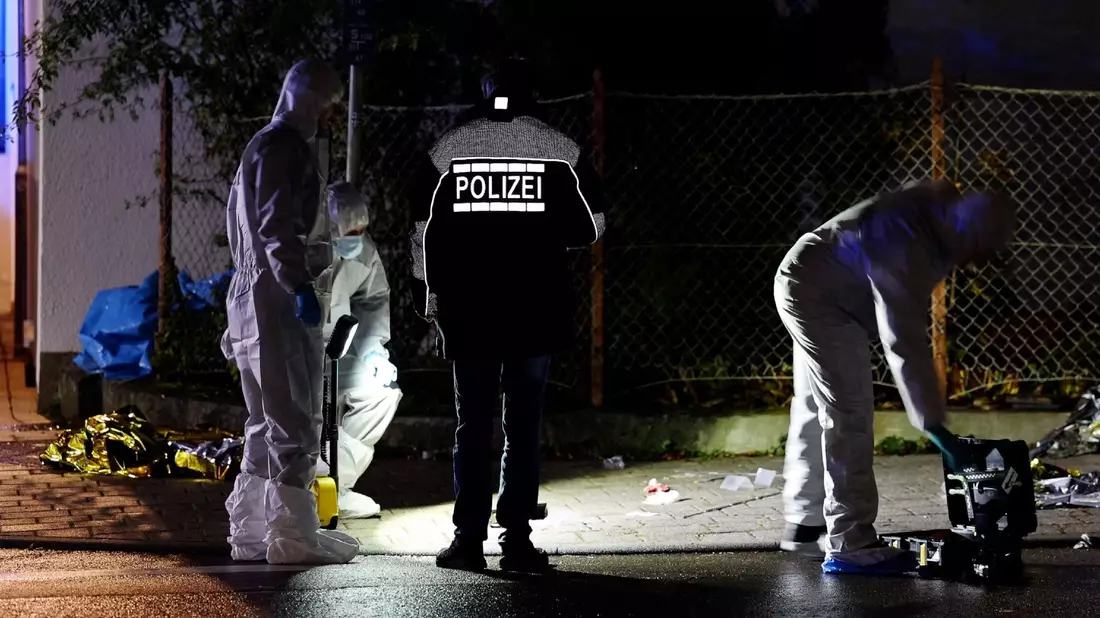 In Göppingen ist es am Montagabend ein Mann durch Stiche tödlich verletzt worden. - Bild: Kern/SDMG/dpa